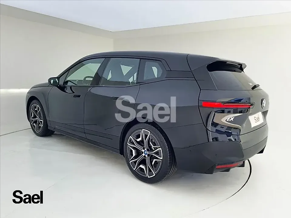 BMW Ix - Imagem 8