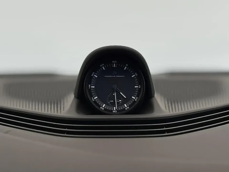 Porsche Taycan - Imagem 13