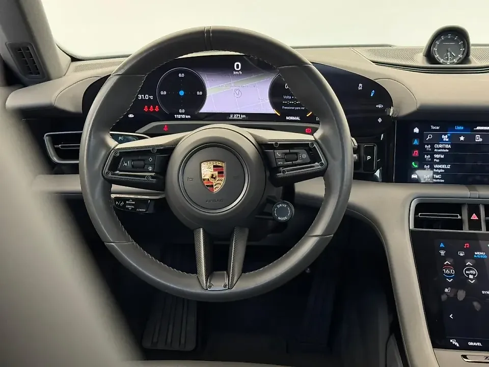 Porsche Taycan - Imagem 14