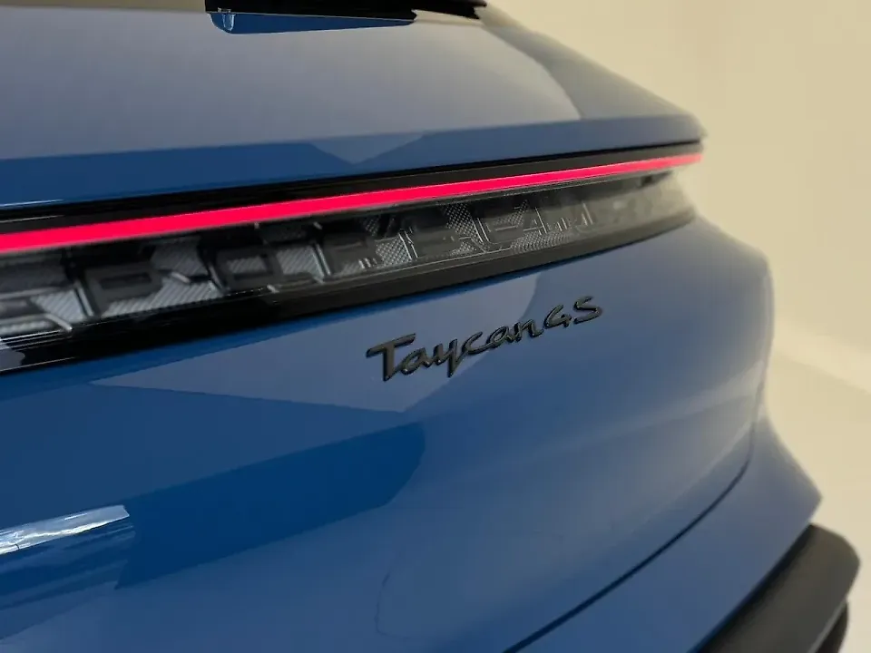 Porsche Taycan - Imagem 19
