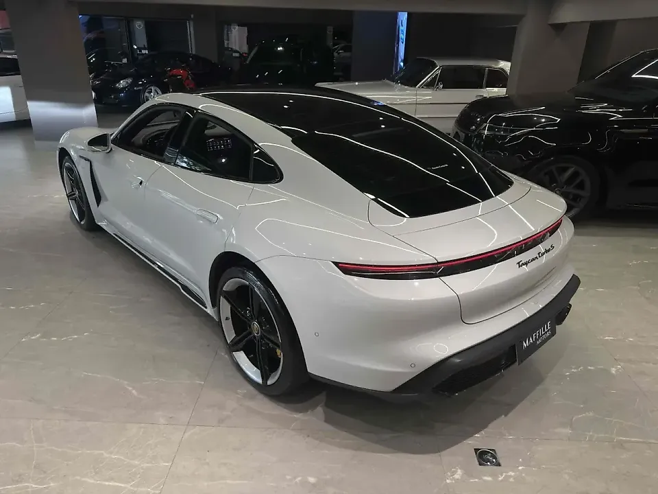 Porsche Taycan - Imagem 2