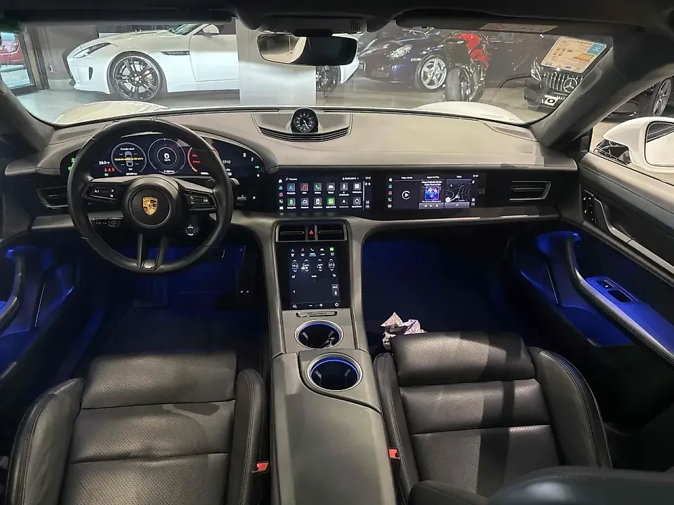 Porsche Taycan - Imagem 9