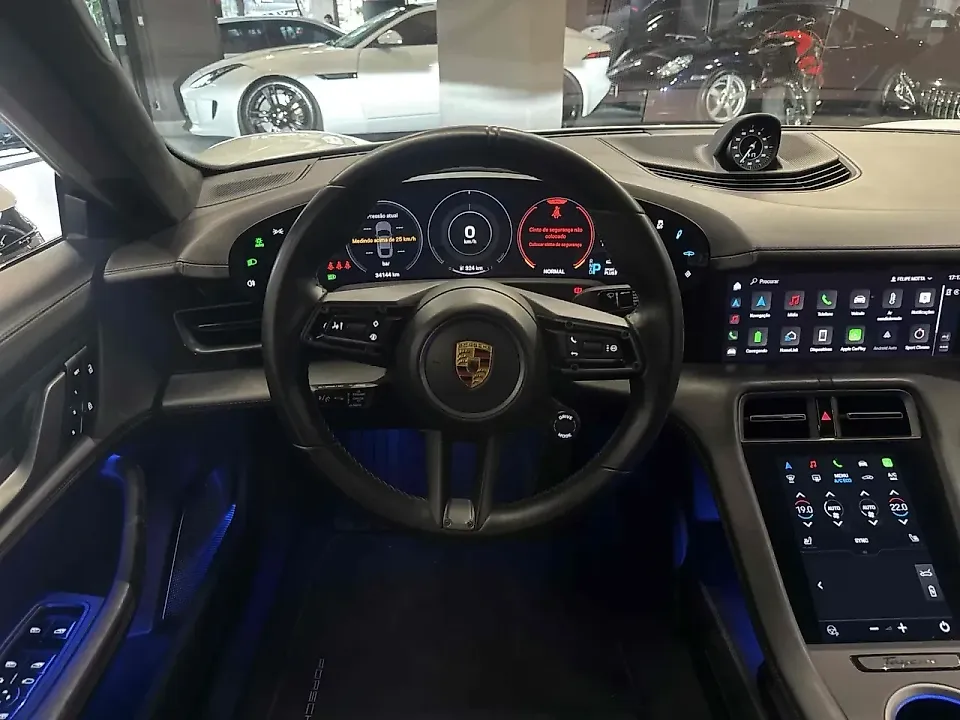 Porsche Taycan - Imagem 10