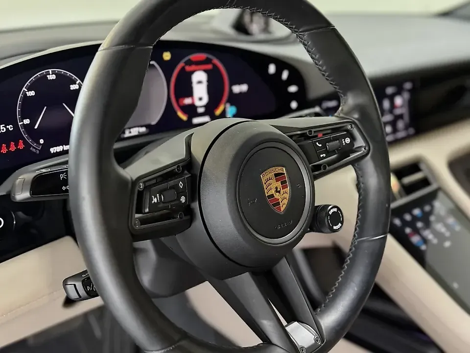 Porsche Taycan - Imagem 2
