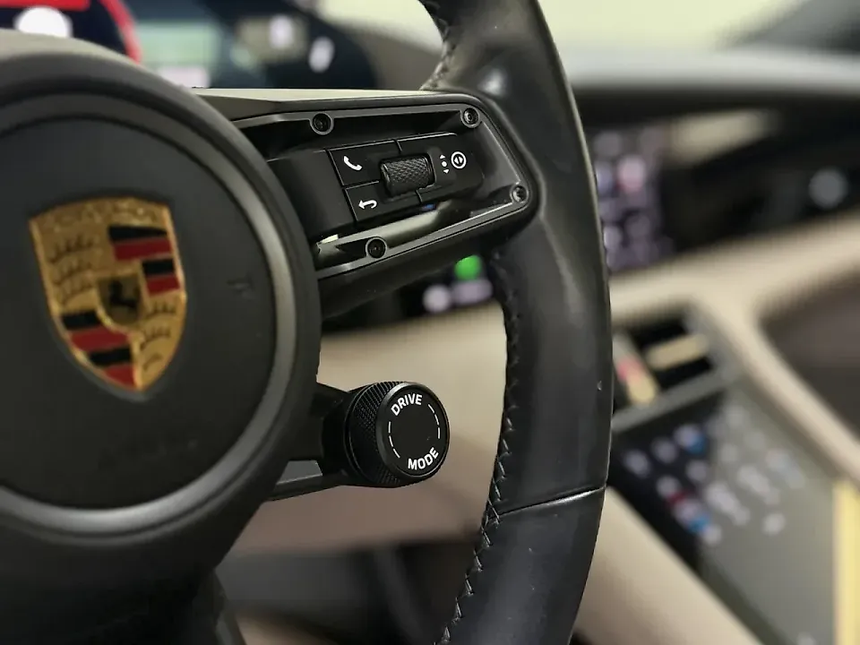 Porsche Taycan - Imagem 6