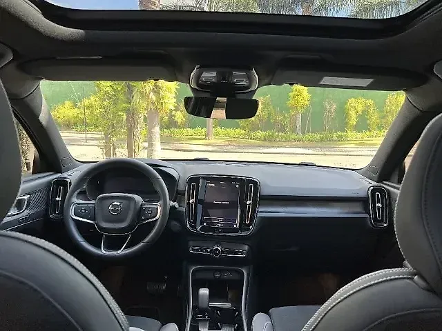 Volvo XC40 Recharge - Imagem 15