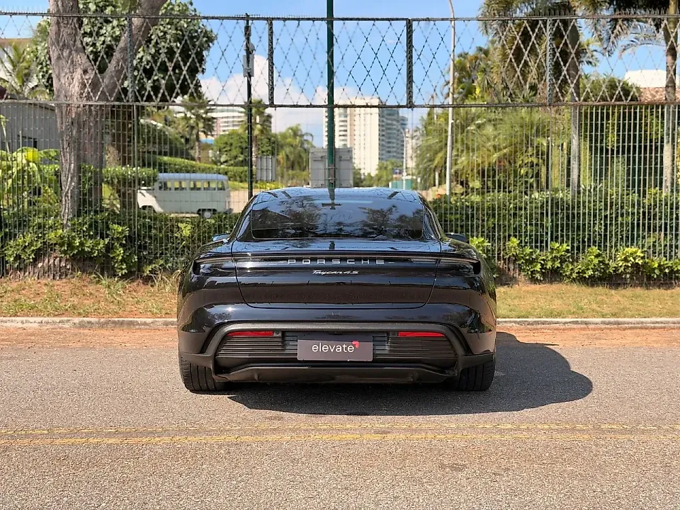Porsche Taycan - Imagem 6