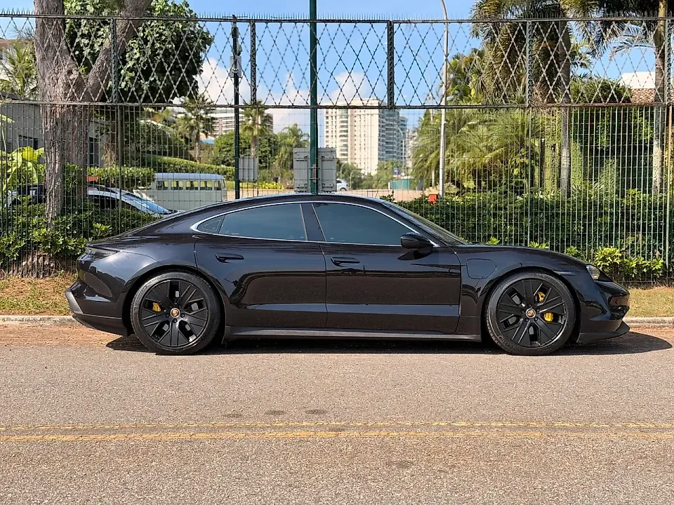 Porsche Taycan - Imagem 4