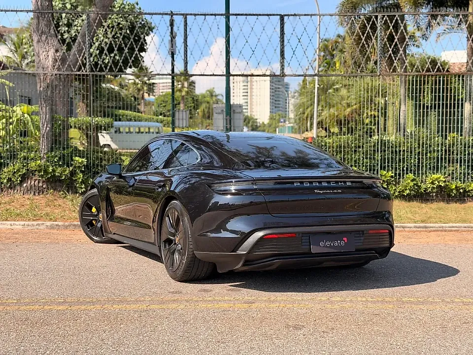 Porsche Taycan - Imagem 7