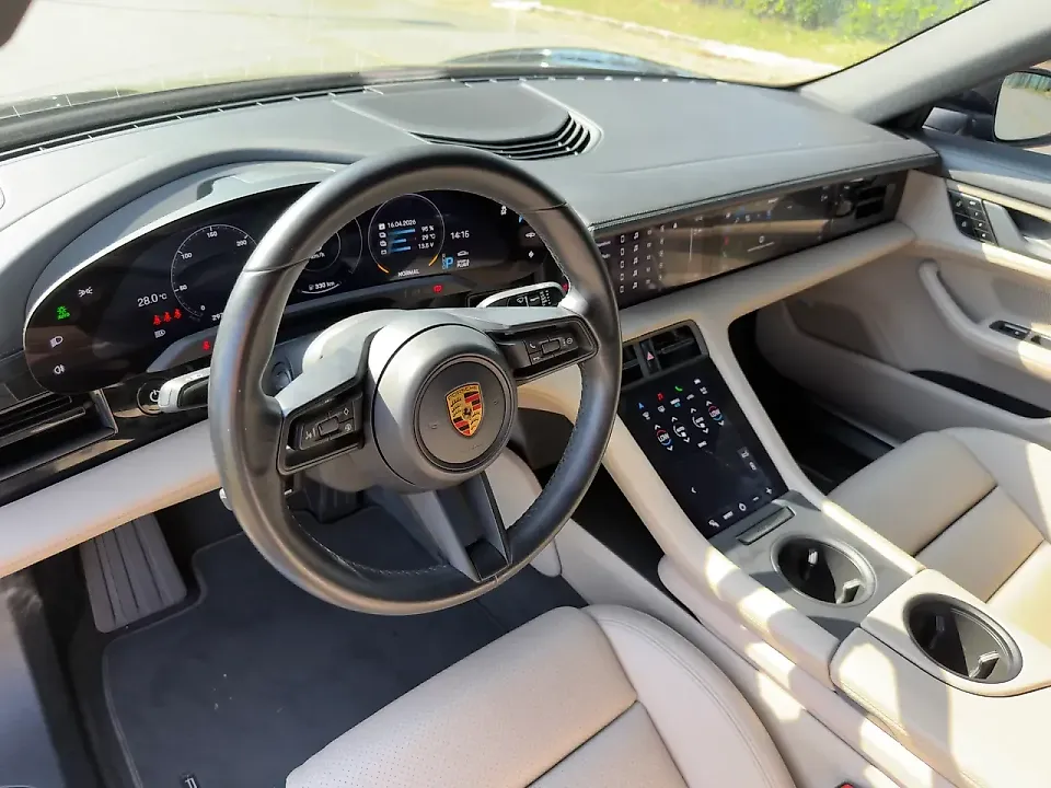 Porsche Taycan - Imagem 13