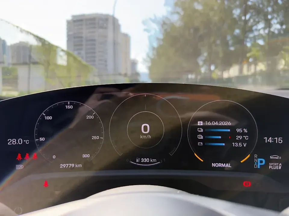 Porsche Taycan - Imagem 15