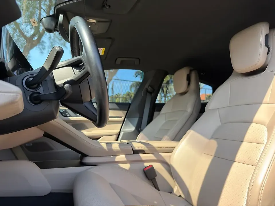 Porsche Taycan - Imagem 18