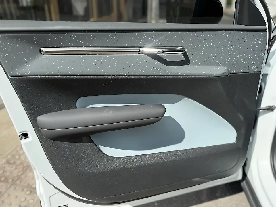 Volvo EX30 - Imagem 12
