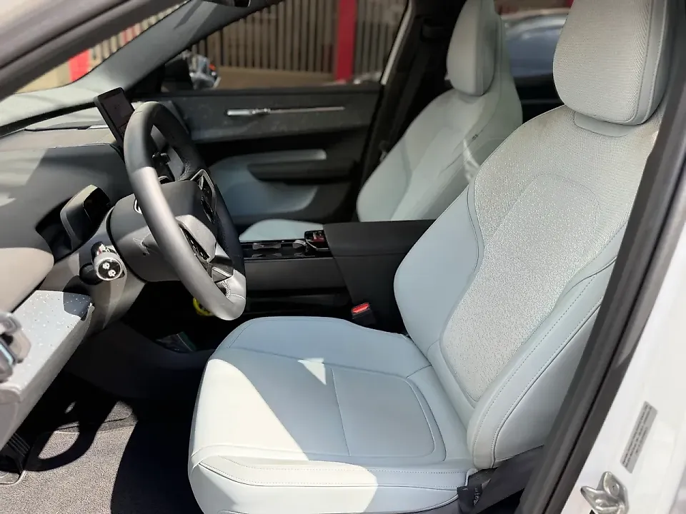 Volvo EX30 - Imagem 13