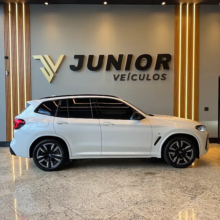 BMW IX3 - Imagem 9