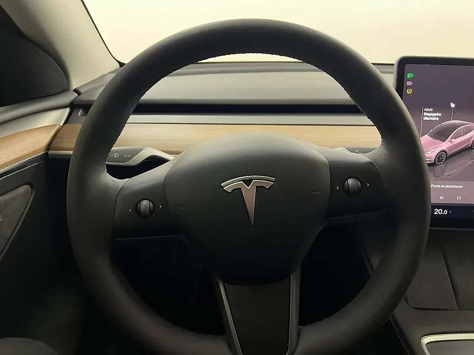 Tesla Model Y - Imagem 11