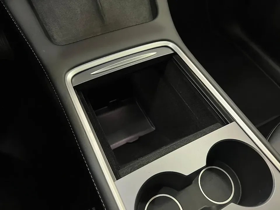 Tesla Model Y - Imagem 17