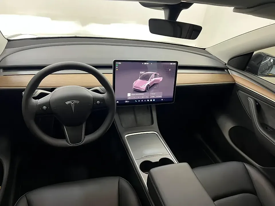 Tesla Model Y - Imagem 18