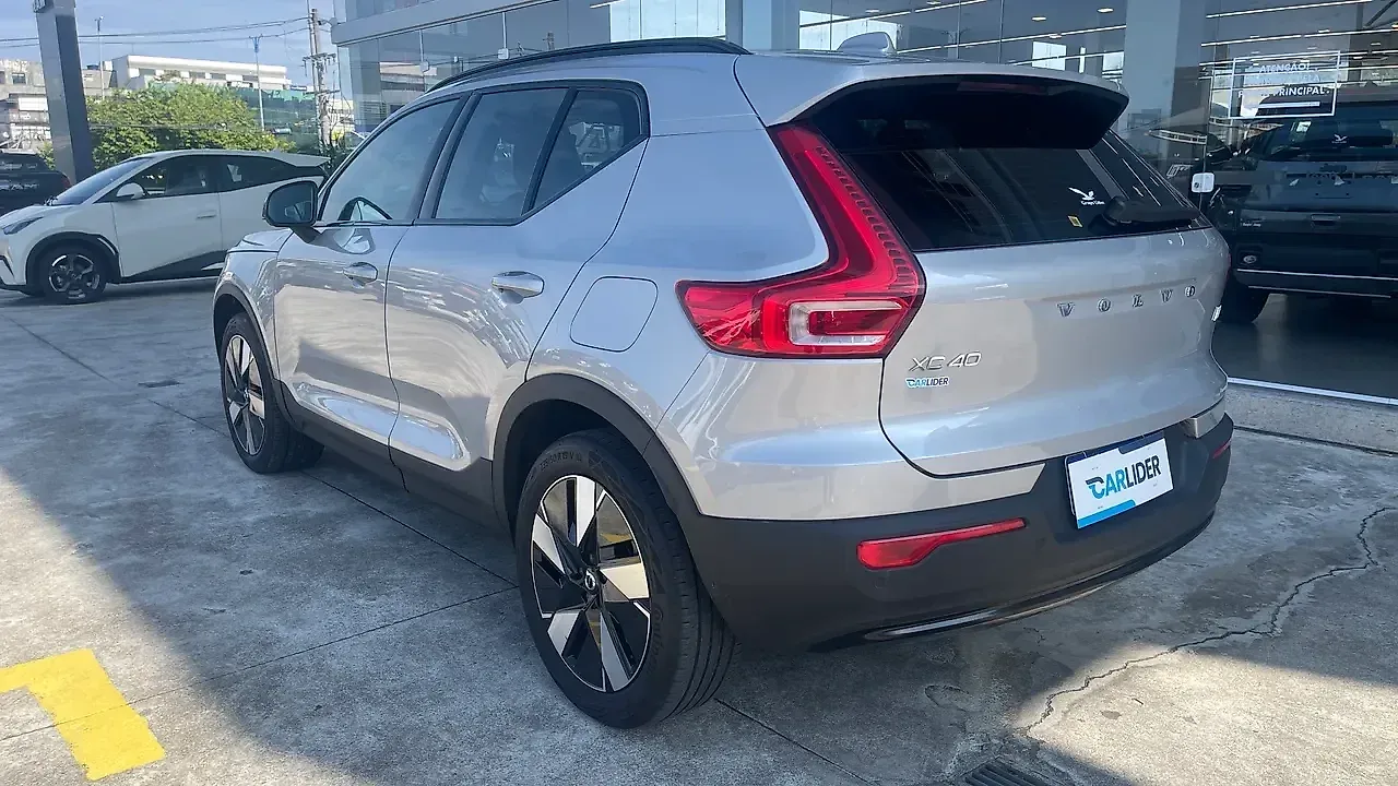 Volvo XC40 Recharge - Imagem 3