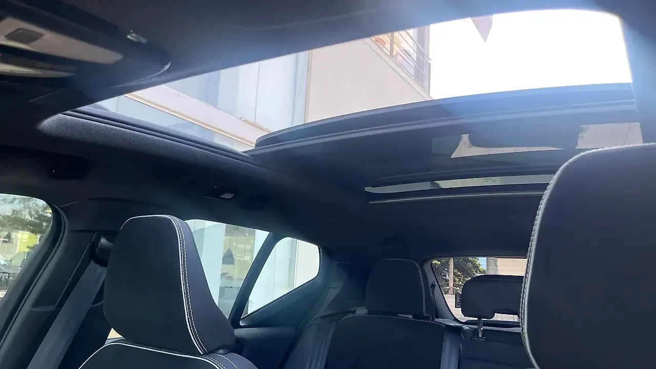 Volvo XC40 Recharge - Imagem 5