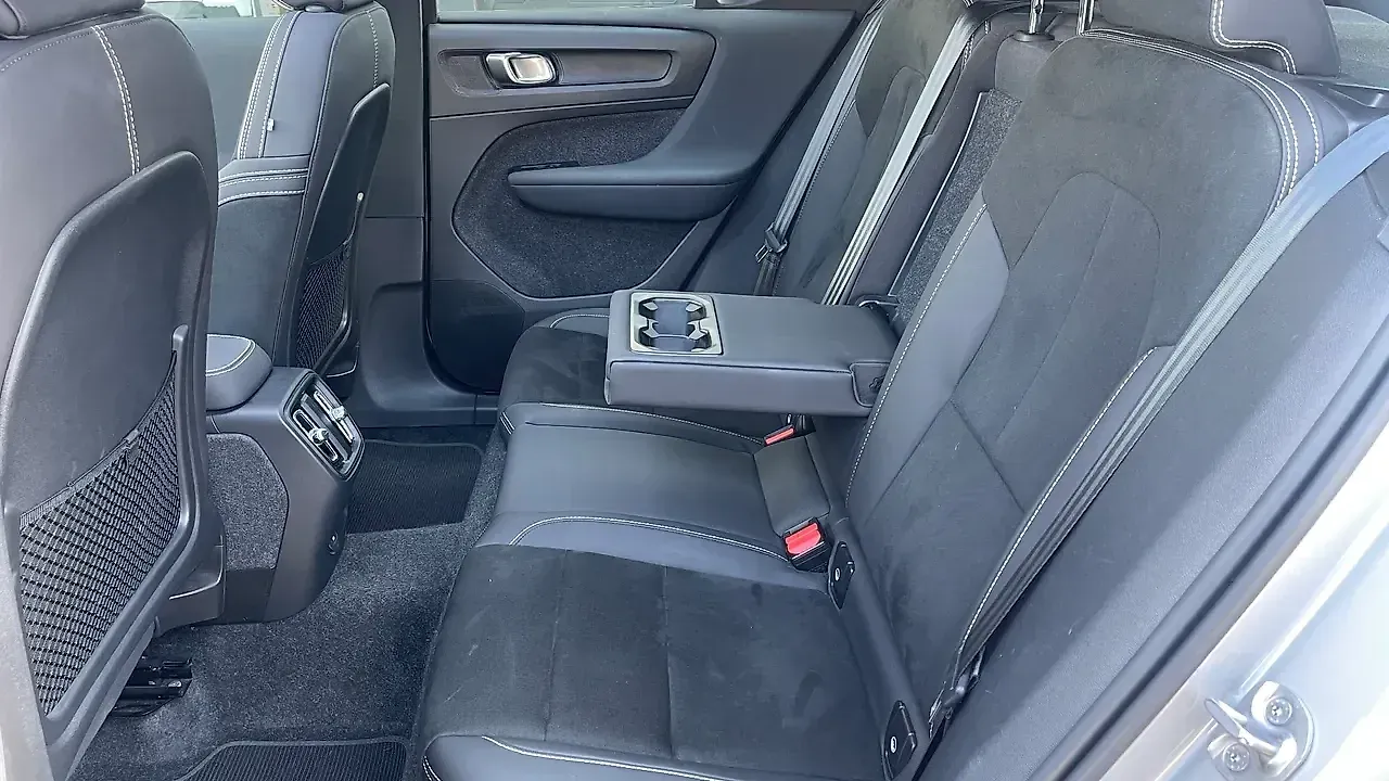 Volvo XC40 Recharge - Imagem 8