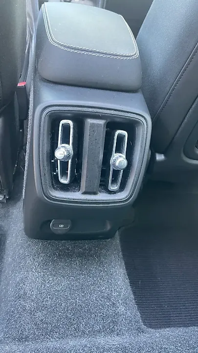 Volvo XC40 Recharge - Imagem 9