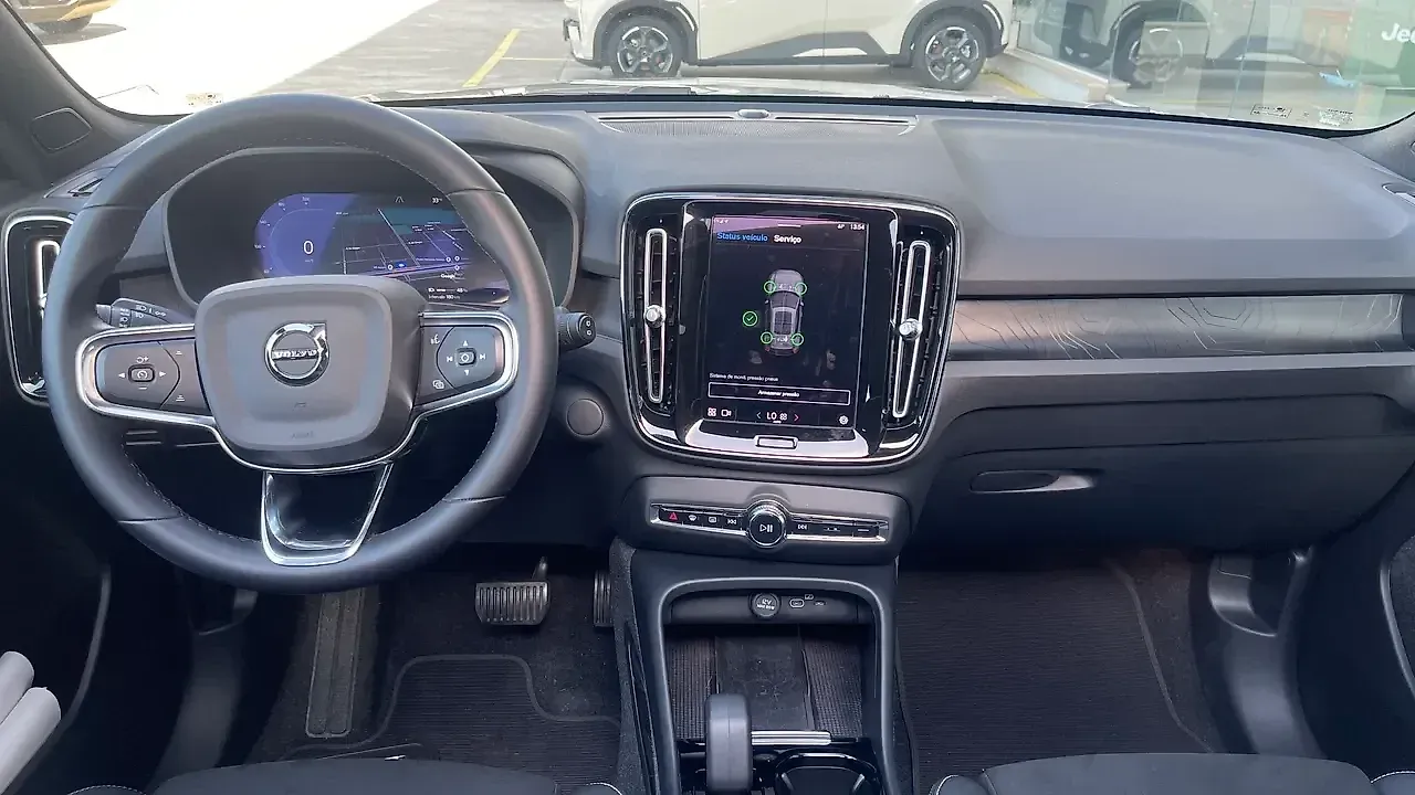 Volvo XC40 Recharge - Imagem 10