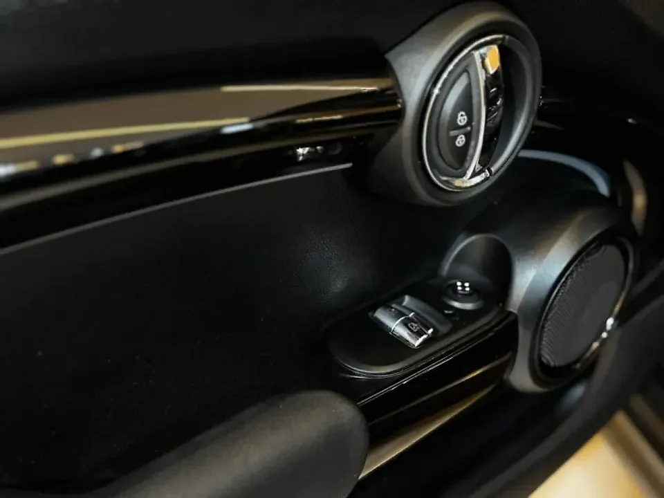 Mini Cooper SE - Imagem 10