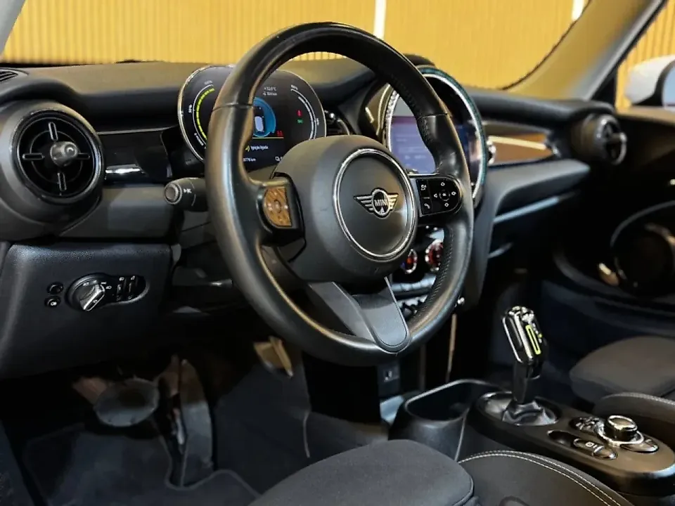 Mini Cooper SE - Imagem 12