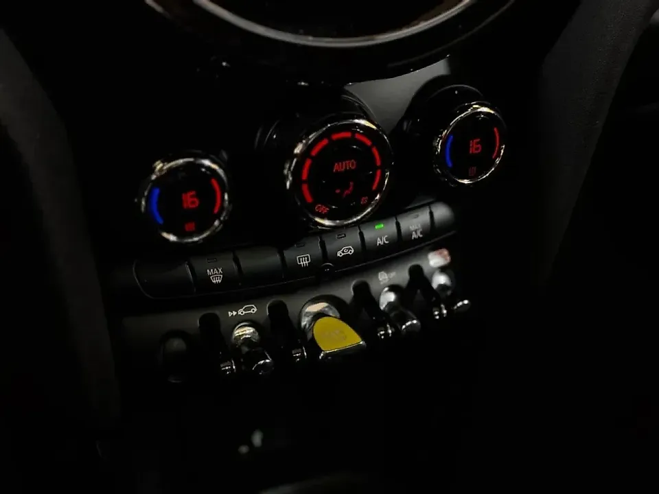 Mini Cooper SE - Imagem 16