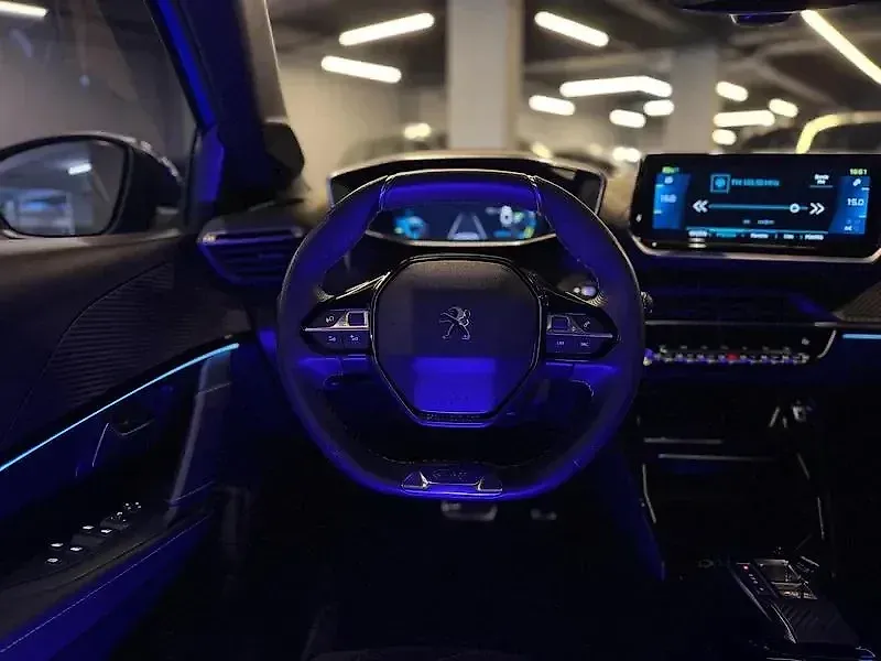 Peugeot E-208 - Imagem 15