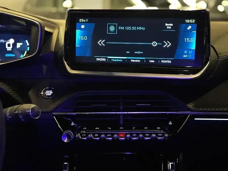 Peugeot E-208 - Imagem 17