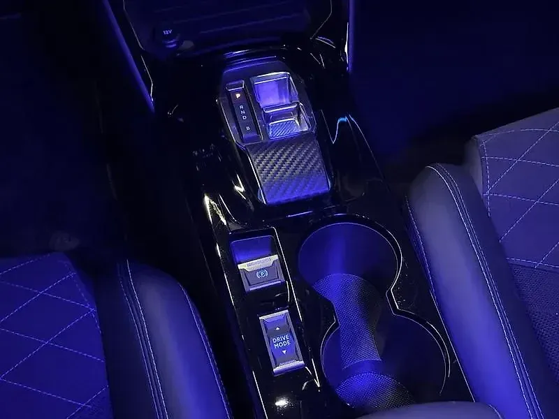 Peugeot E-208 - Imagem 18