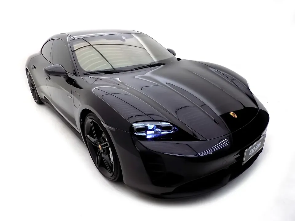 Porsche Taycan - Imagem 1