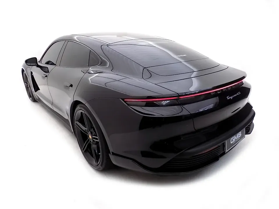 Porsche Taycan - Imagem 4