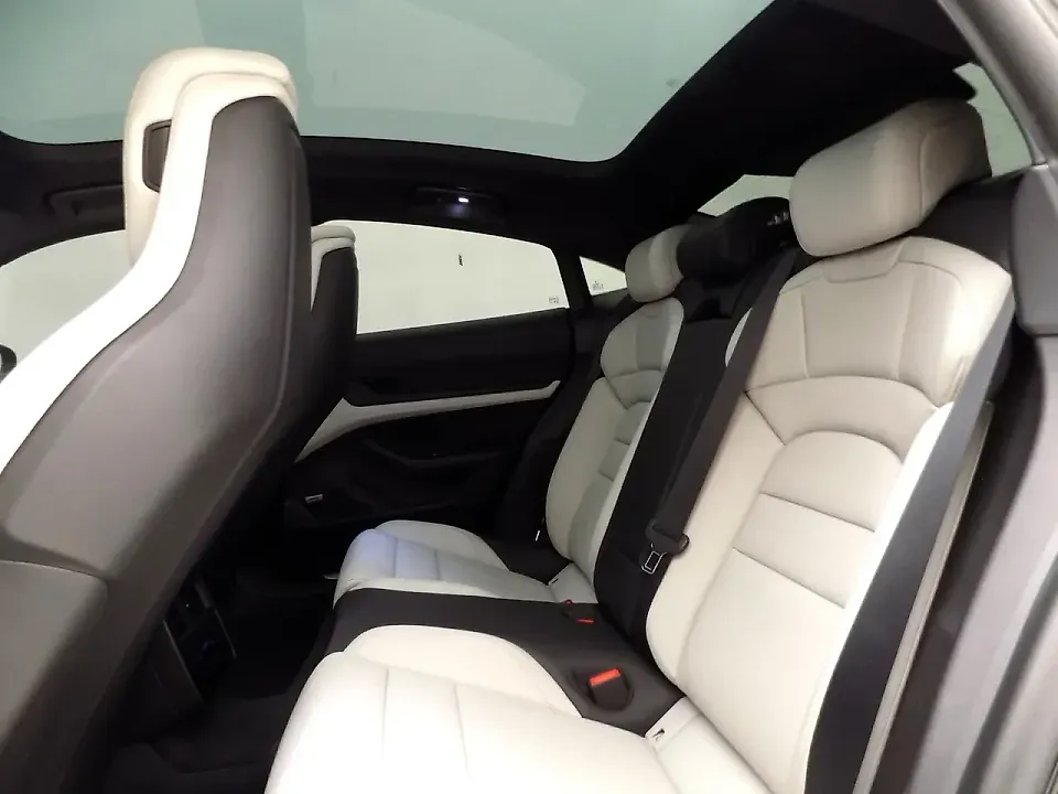 Porsche Taycan - Imagem 10
