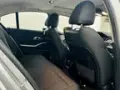 BMW 330e Plug-in Hybrid - Miniatura 16