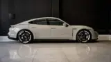 Porsche Taycan - Miniatura 8