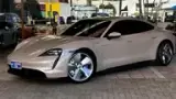 Porsche Taycan - Miniatura 1