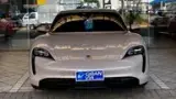 Porsche Taycan - Miniatura 2