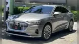 Audi E-tron Sportback - Miniatura 4