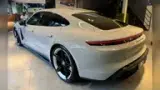 Porsche Taycan - Miniatura 4