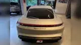 Porsche Taycan - Miniatura 5