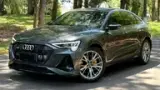 Audi E-tron - Miniatura 1