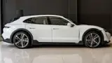 Porsche Taycan - Miniatura 4