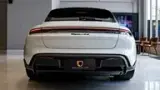 Porsche Taycan - Miniatura 7