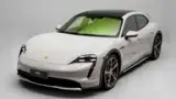 Porsche Taycan - Miniatura 1