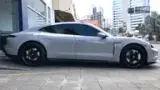 Porsche Taycan - Miniatura 5