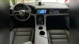 Porsche Taycan - Miniatura 5