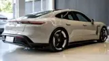 Porsche Taycan - Miniatura 6